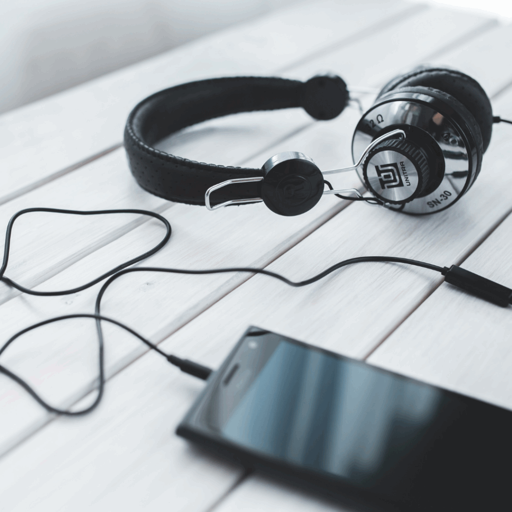 Mobile accessories headphone